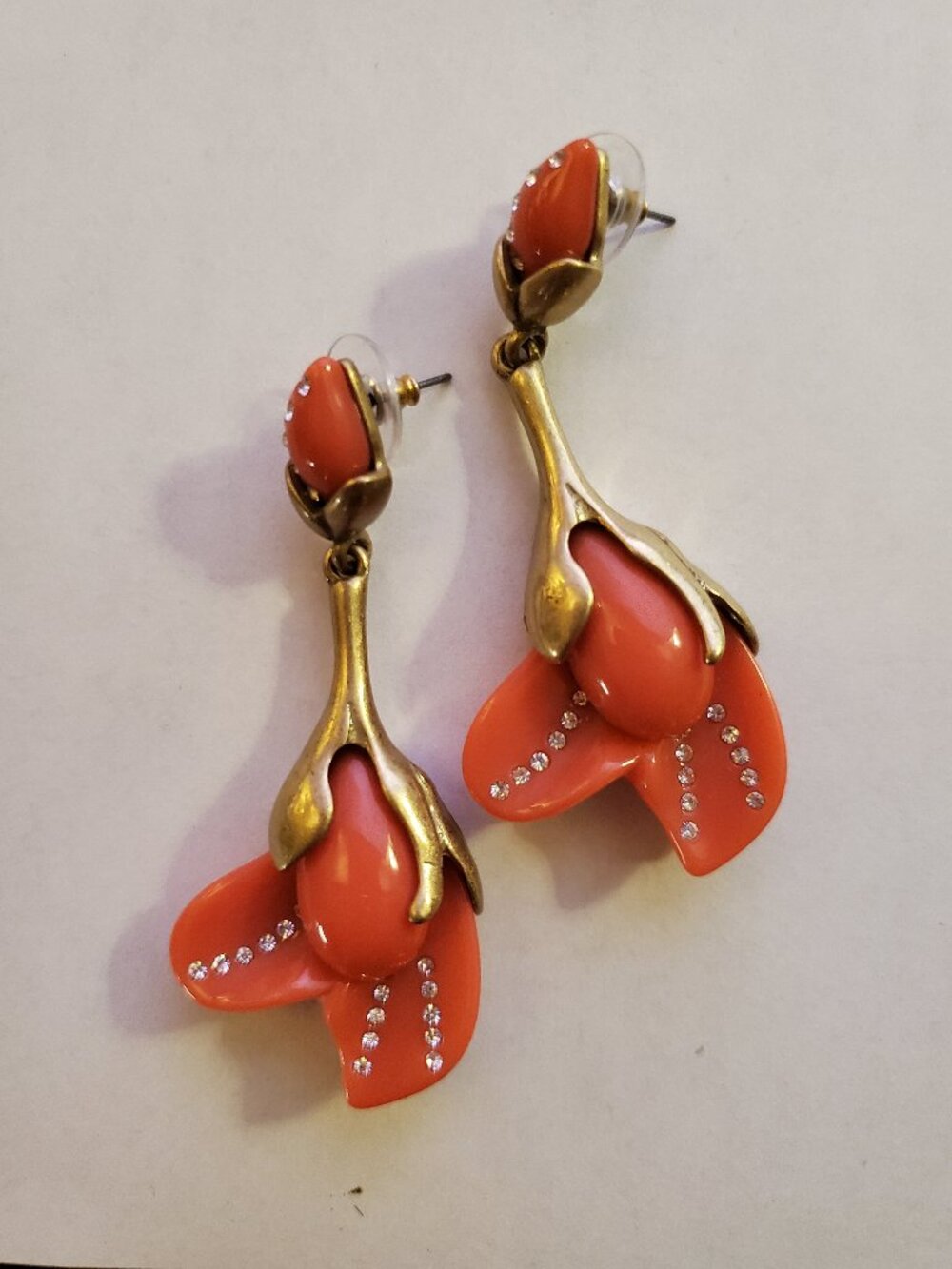 Oscar de la Renta Resin & Crystal Magnolia Floral Pierced Earrings NWOT